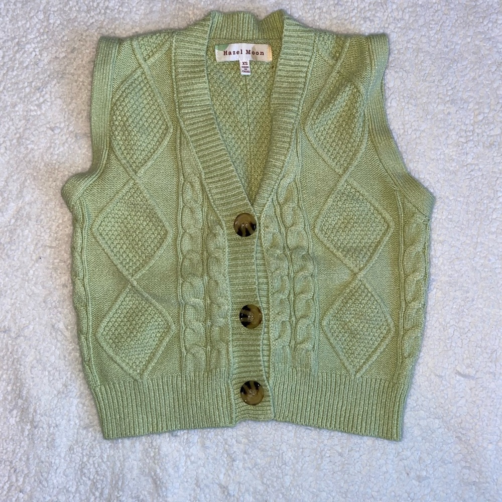 Green knit Vest 
Tag size xs 
Amazing condition.